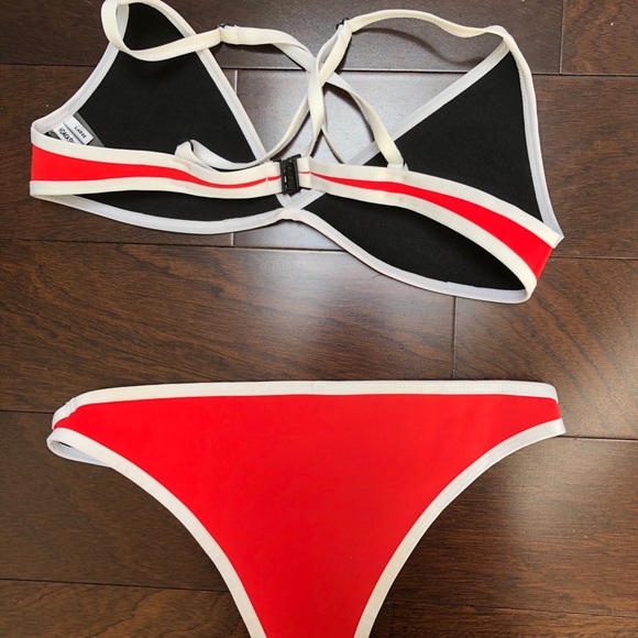 Hoaka Swimwear Swimsuit - Picture 3 of 8